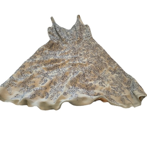 Carmen Marc Valvo Silk Dress Sleeveless Fit and Flare Ribbon Appliqué - Size 8 - Picture 9 of 14